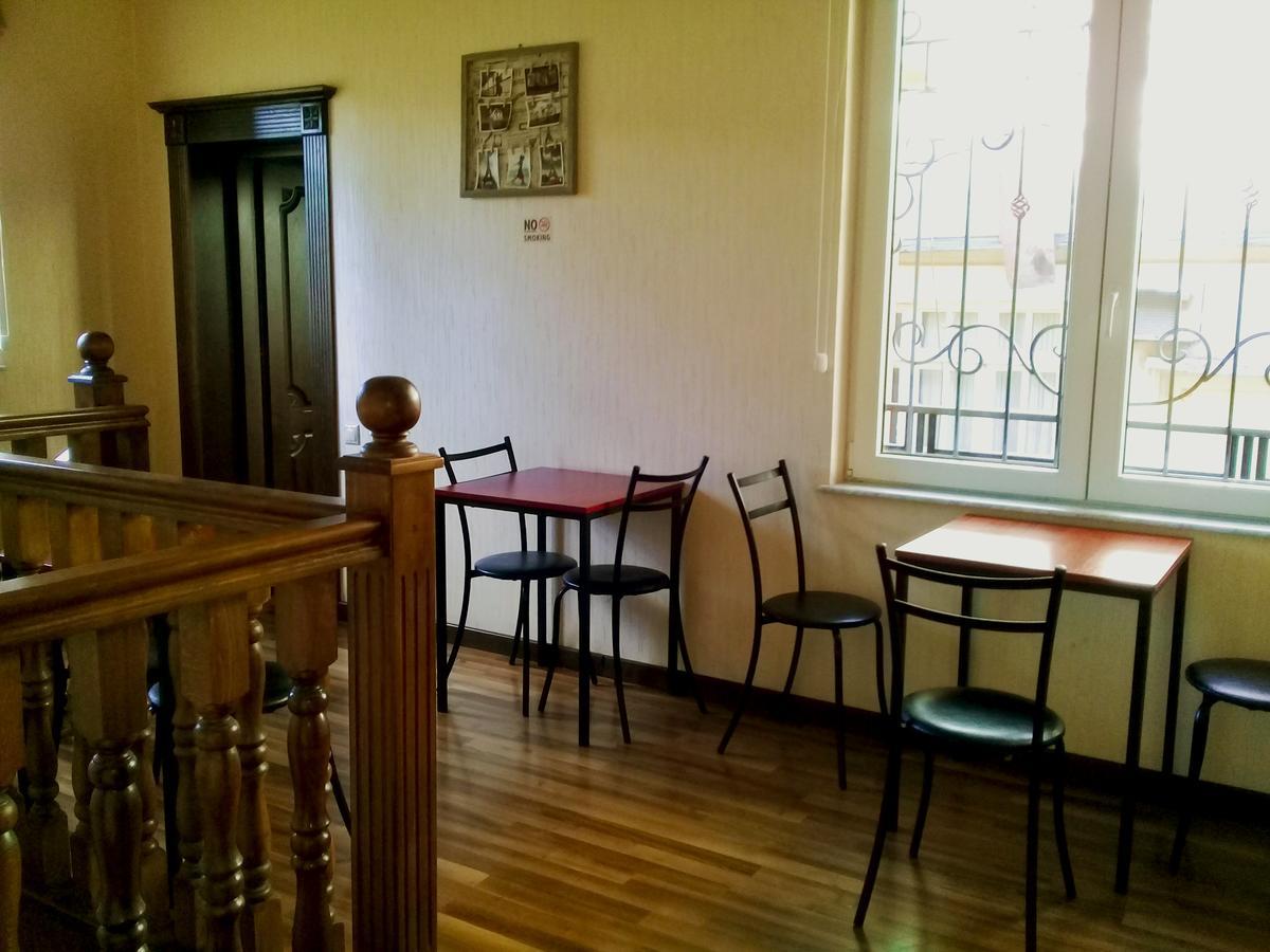 Cleopatra Palace Hostel Τυφλίδα Εξωτερικό φωτογραφία