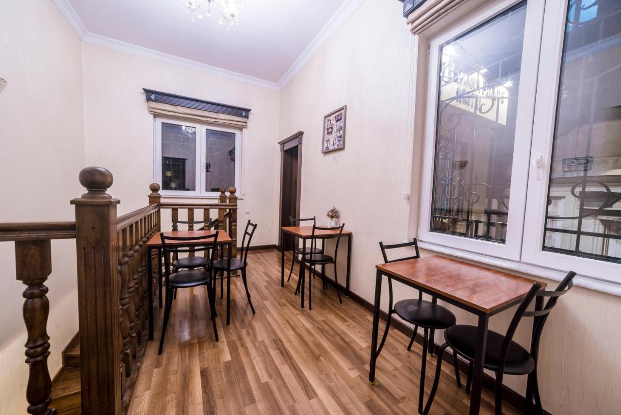 Cleopatra Palace Hostel Τυφλίδα Εξωτερικό φωτογραφία