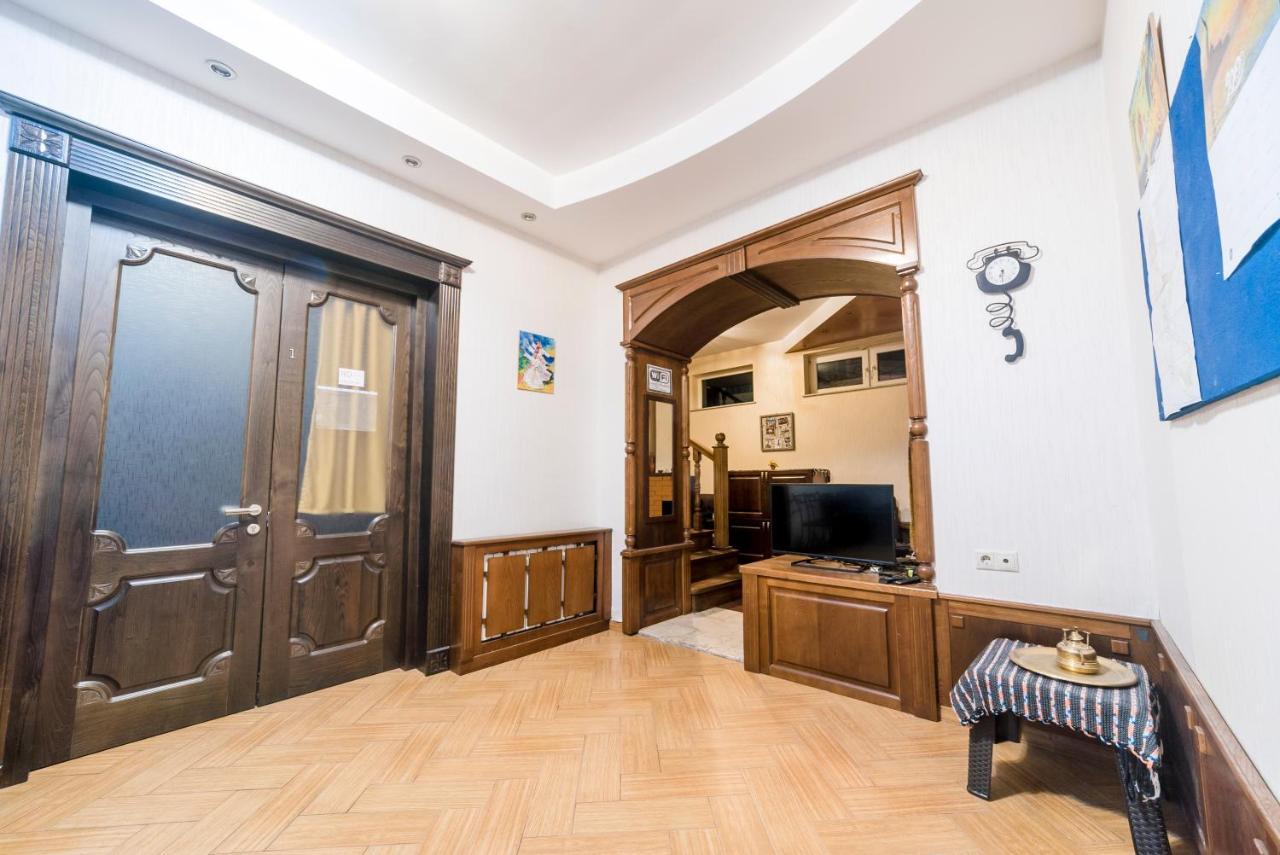 Cleopatra Palace Hostel Τυφλίδα Εξωτερικό φωτογραφία