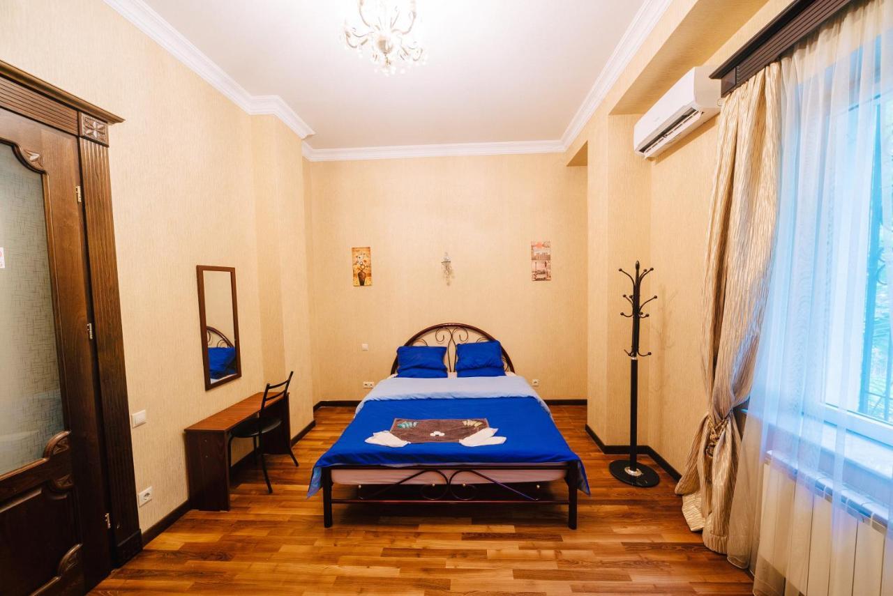 Cleopatra Palace Hostel Τυφλίδα Εξωτερικό φωτογραφία