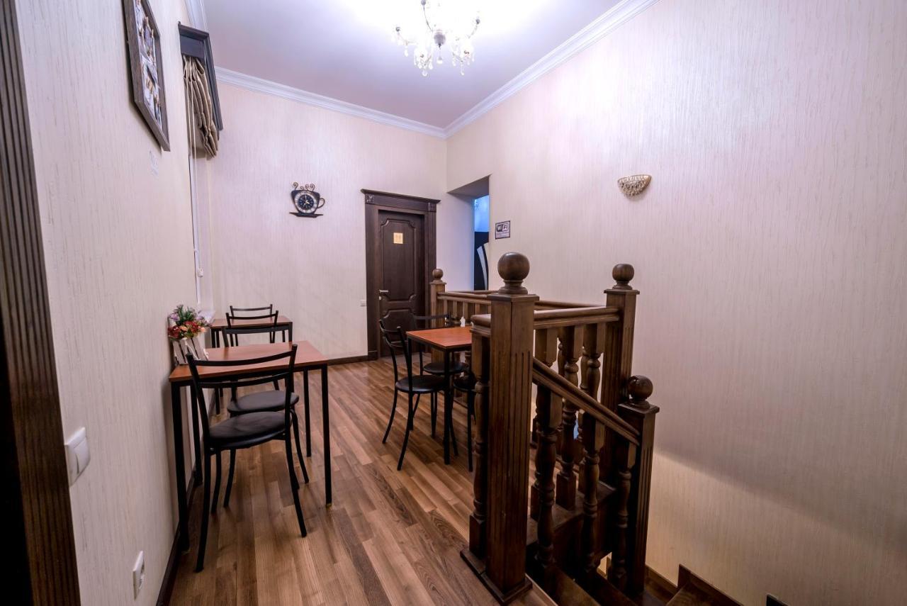 Cleopatra Palace Hostel Τυφλίδα Εξωτερικό φωτογραφία