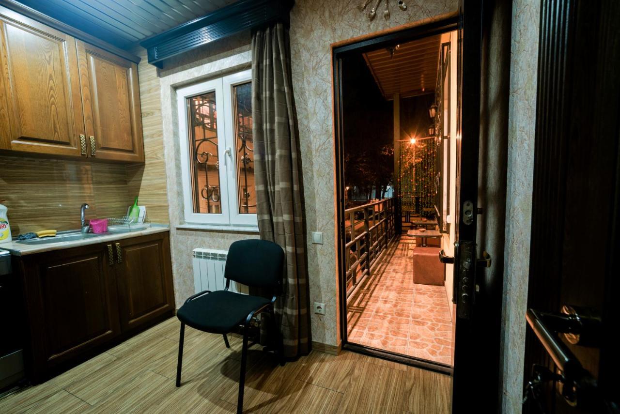 Cleopatra Palace Hostel Τυφλίδα Εξωτερικό φωτογραφία