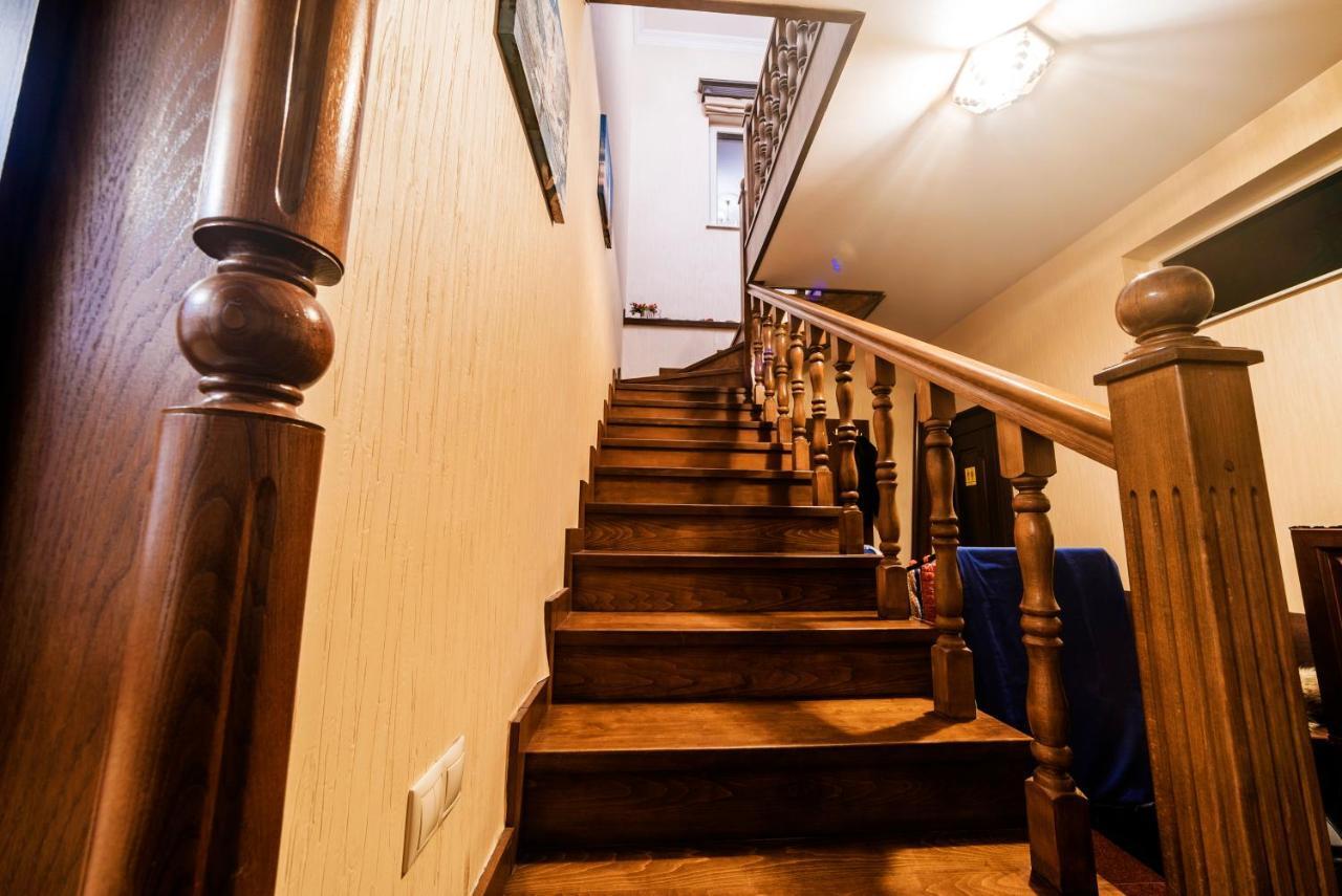 Cleopatra Palace Hostel Τυφλίδα Εξωτερικό φωτογραφία