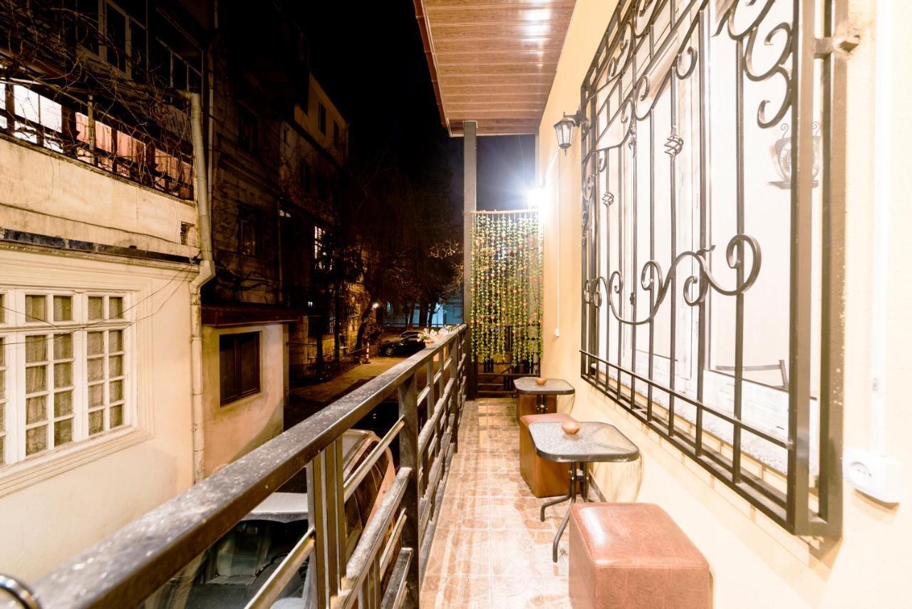 Cleopatra Palace Hostel Τυφλίδα Εξωτερικό φωτογραφία