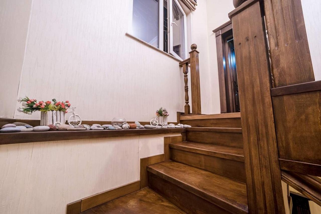 Cleopatra Palace Hostel Τυφλίδα Εξωτερικό φωτογραφία